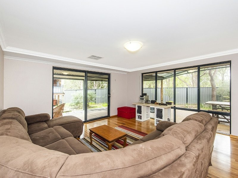 16 Bittern Close, Maida Vale WA 6057