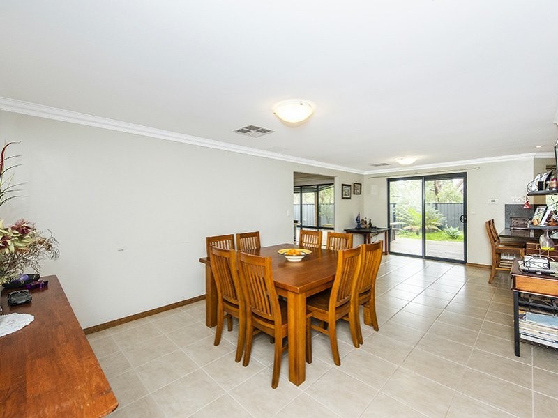 16 Bittern Close, Maida Vale WA 6057