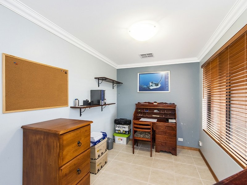 16 Bittern Close, Maida Vale WA 6057