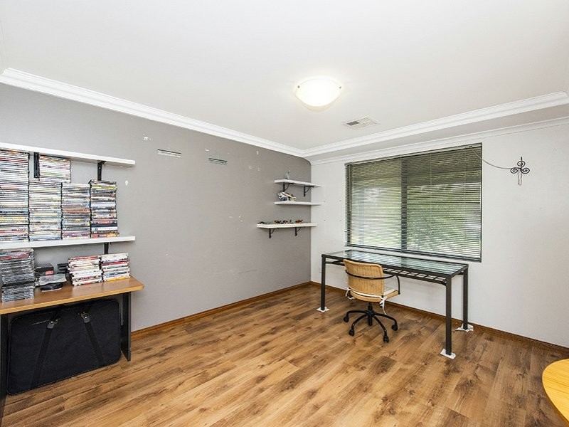 16 Bittern Close, Maida Vale WA 6057