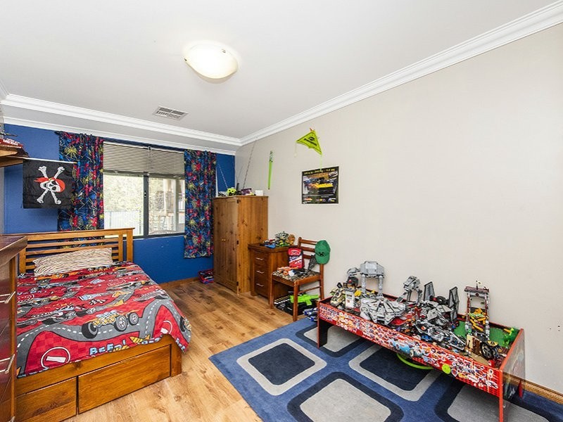 16 Bittern Close, Maida Vale WA 6057