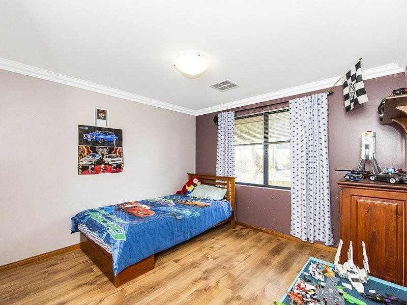 16 Bittern Close, Maida Vale WA 6057