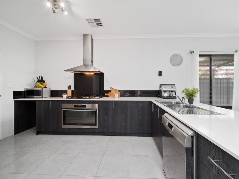 10 Olney Court, High Wycombe WA 6057