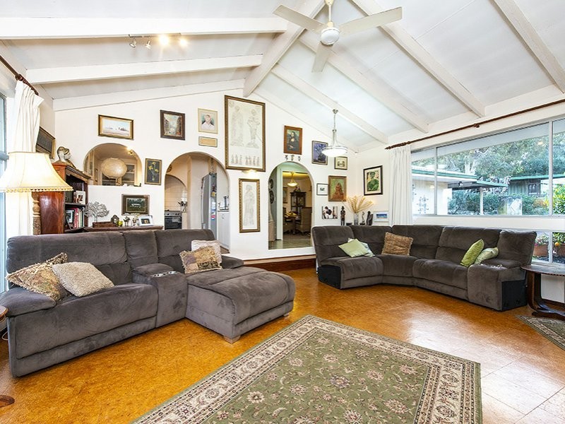 4 Michael Crescent, Boya WA 6056