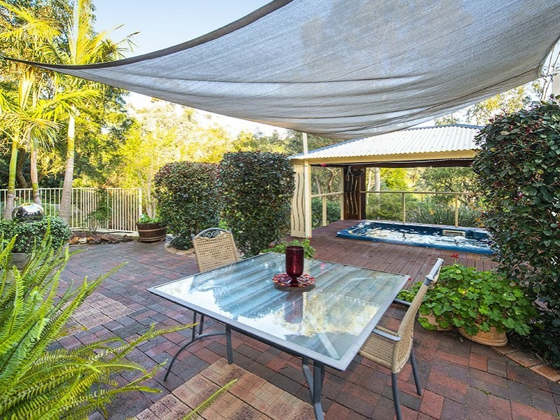 4 Michael Crescent, Boya WA 6056