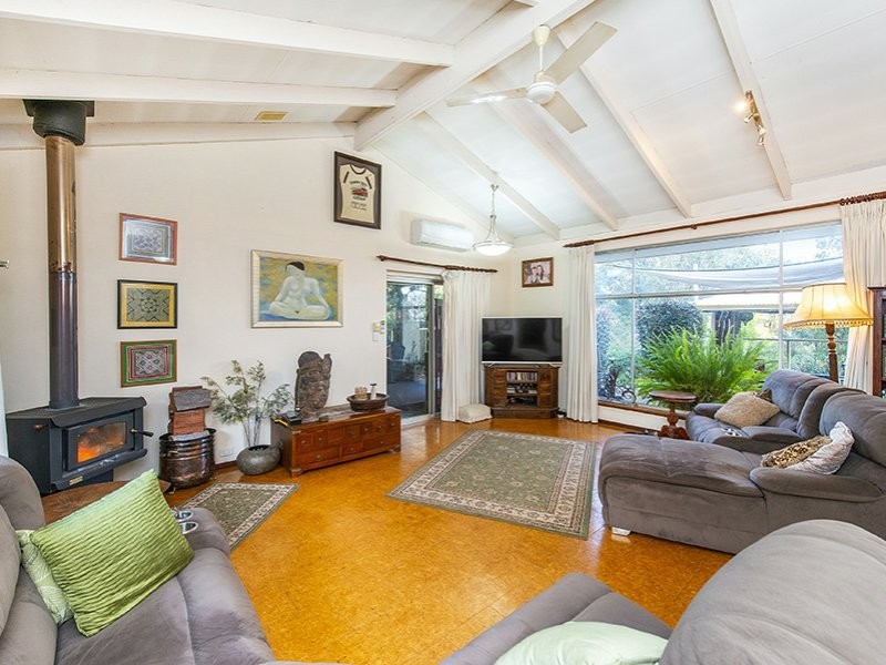 4 Michael Crescent, Boya WA 6056