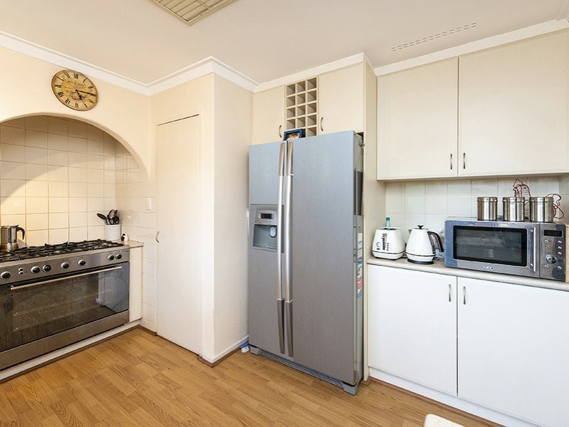 4 Michael Crescent, Boya WA 6056