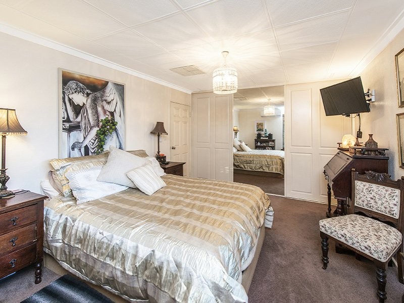 4 Michael Crescent, Boya WA 6056