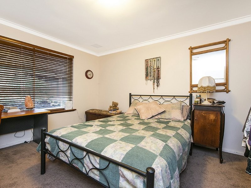 4 Michael Crescent, Boya WA 6056