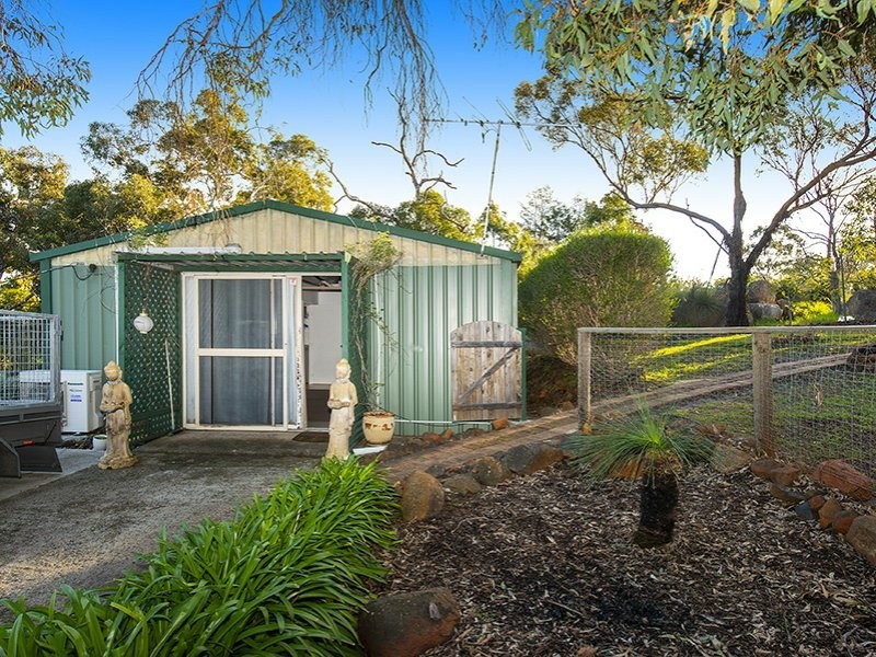 4 Michael Crescent, Boya WA 6056