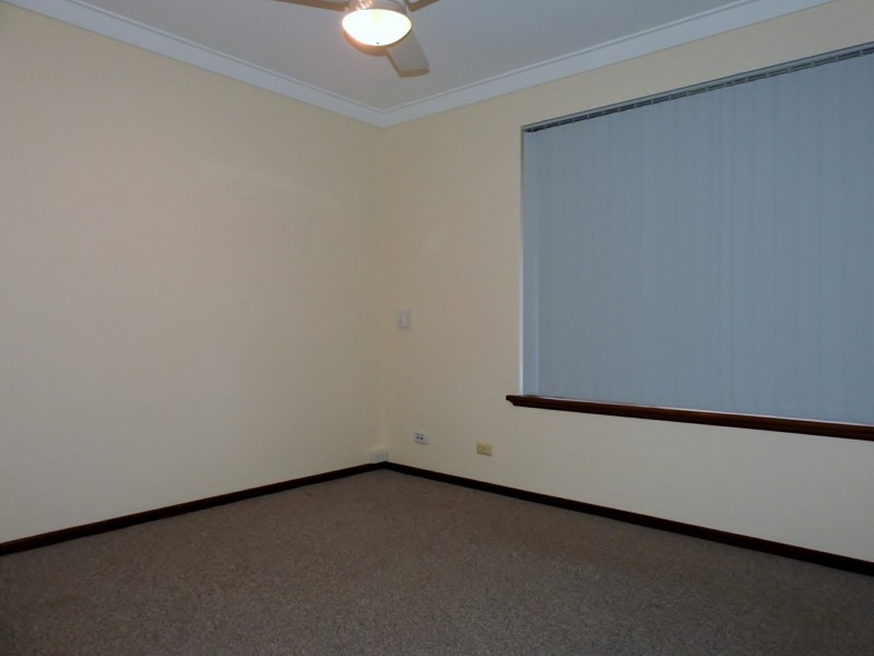 8 Carleton Crescent, Forrestfield WA 6058