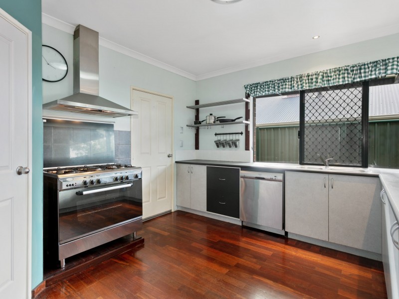 60 Larwood Crescent, High Wycombe WA 6057