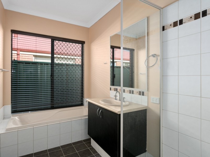 60 Larwood Crescent, High Wycombe WA 6057