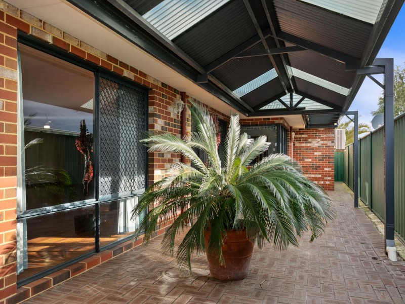 60 Larwood Crescent, High Wycombe WA 6057