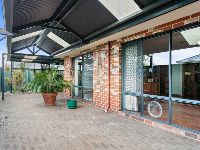 60 Larwood Crescent, High Wycombe WA 6057