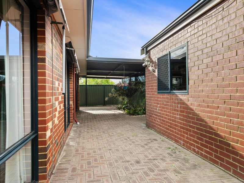 60 Larwood Crescent, High Wycombe WA 6057