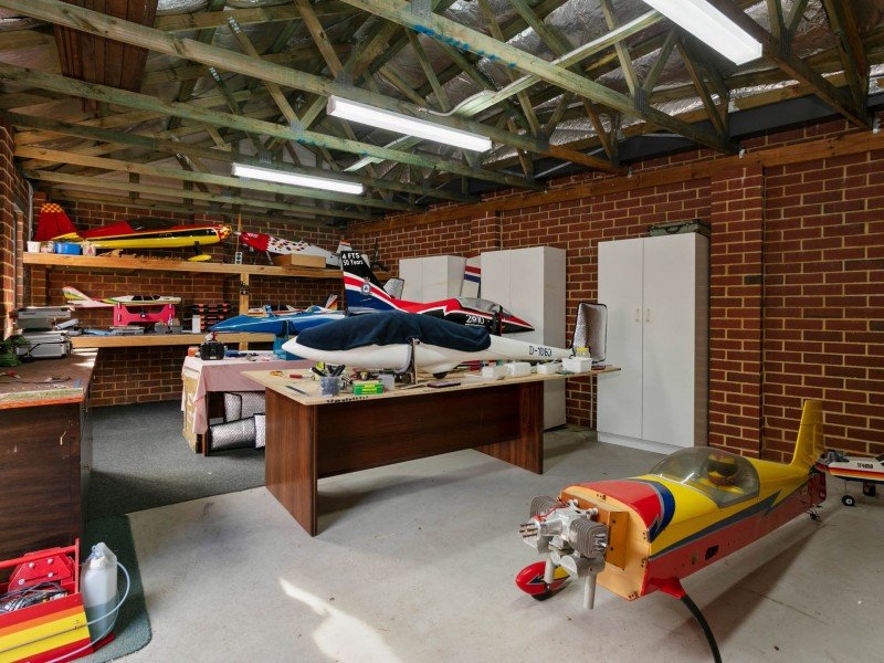 60 Larwood Crescent, High Wycombe WA 6057