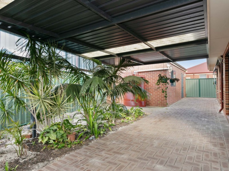 60 Larwood Crescent, High Wycombe WA 6057