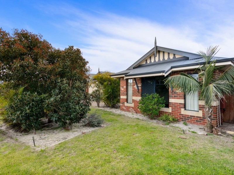 60 Larwood Crescent, High Wycombe WA 6057