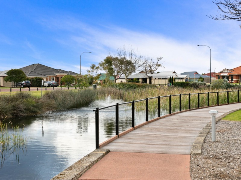 60 Larwood Crescent, High Wycombe WA 6057