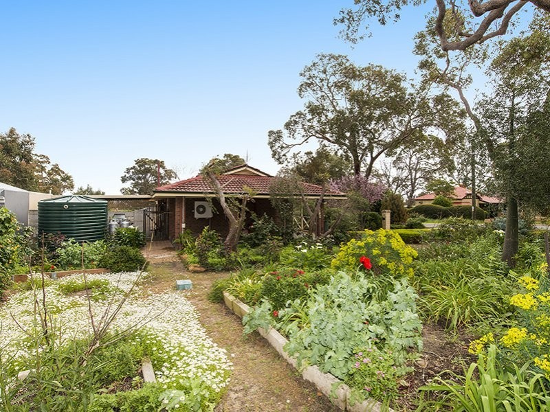 1 Springdale Road, Kalamunda WA 6076