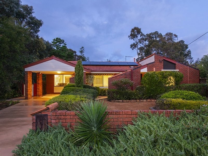 27 Kadina Road, Gooseberry Hill WA 6076