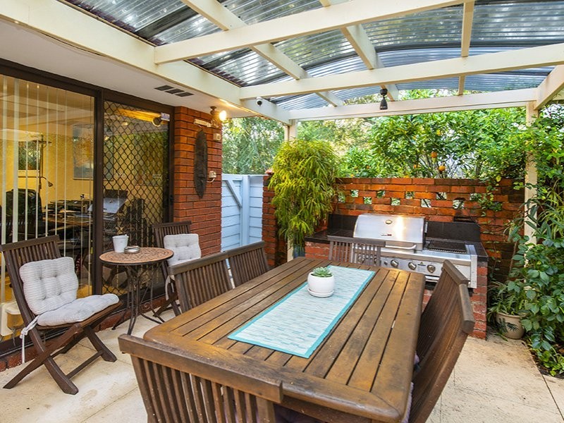 27 Kadina Road, Gooseberry Hill WA 6076