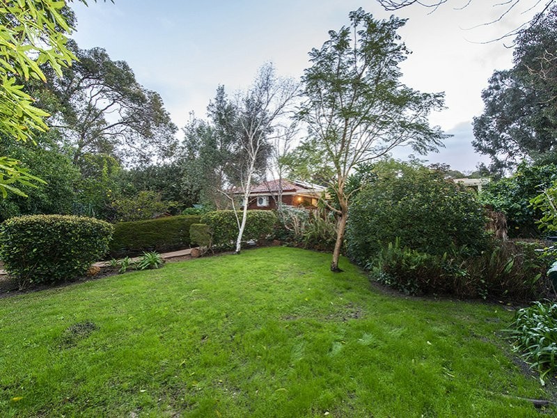 27 Kadina Road, Gooseberry Hill WA 6076