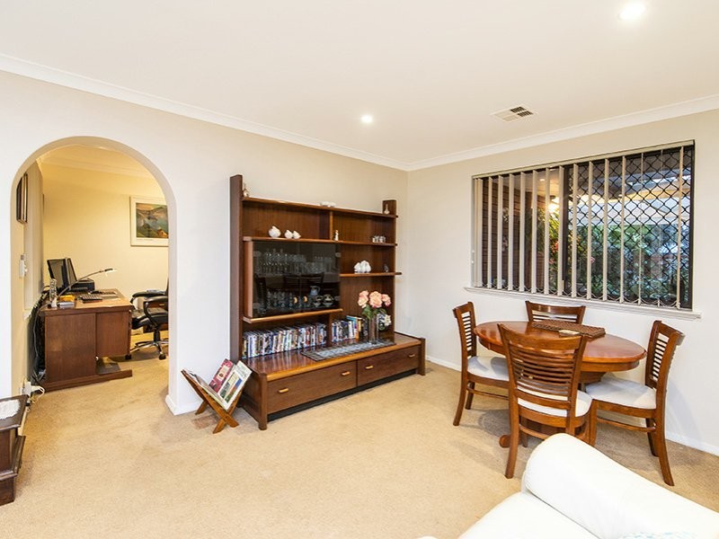 27 Kadina Road, Gooseberry Hill WA 6076