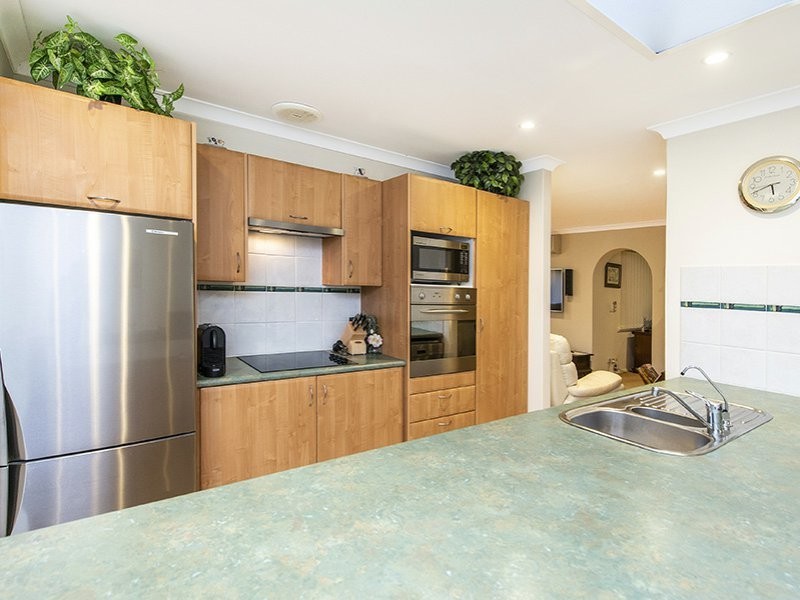 27 Kadina Road, Gooseberry Hill WA 6076