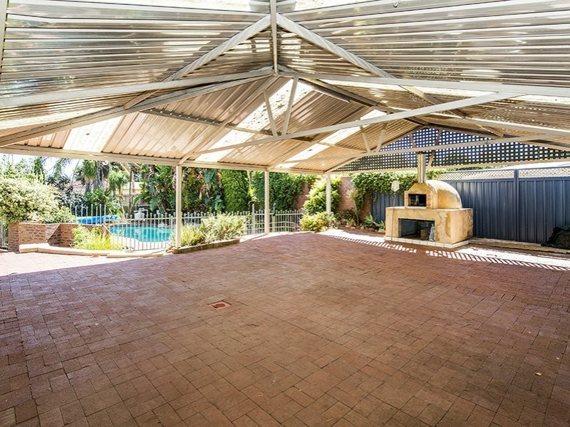 7 Valiant Close, Lesmurdie WA 6076
