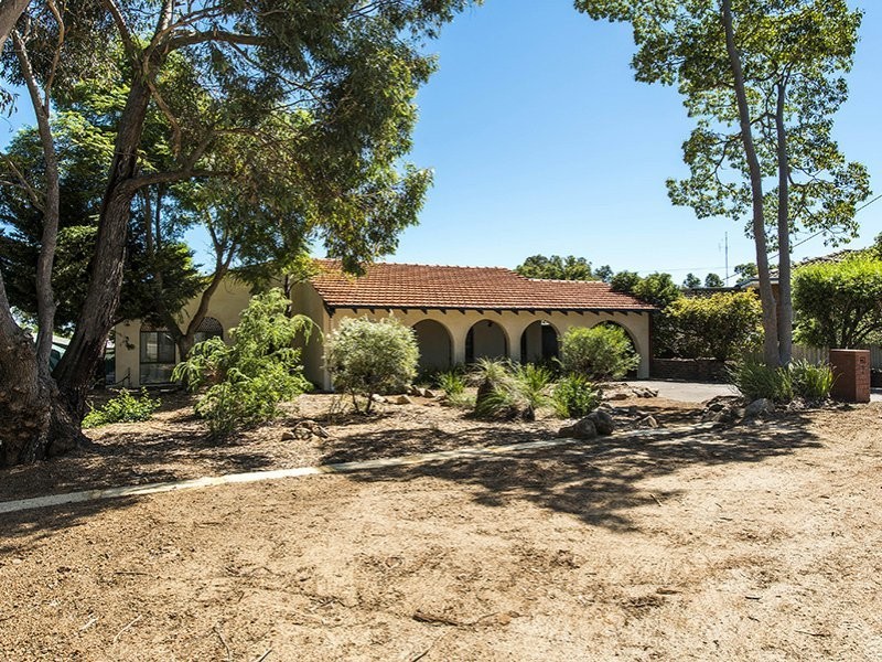 7 Valiant Close, Lesmurdie WA 6076