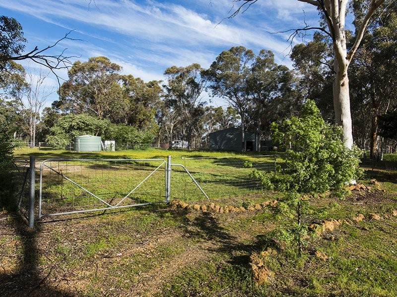 263 Refractory Road, Bakers Hill WA 6562