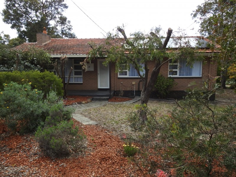 14 Kalbarri Street, Lesmurdie WA 6076