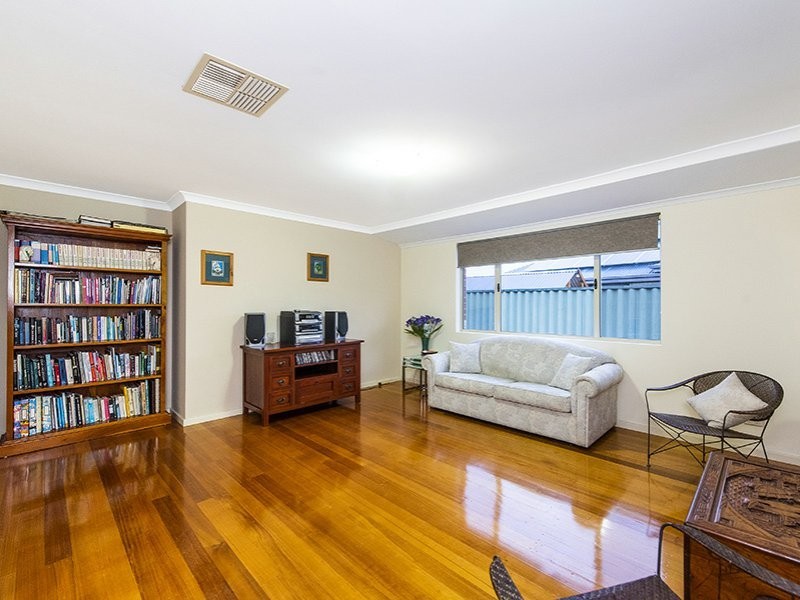 6 Winton Crescent, High Wycombe WA 6057
