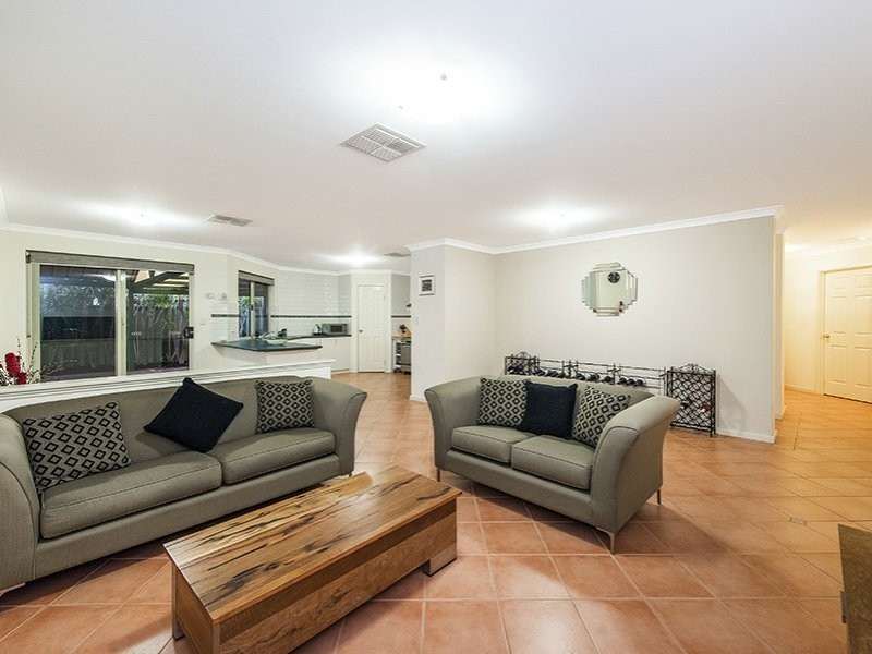 6 Winton Crescent, High Wycombe WA 6057