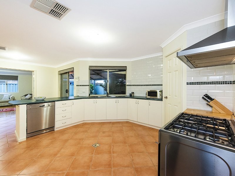 6 Winton Crescent, High Wycombe WA 6057