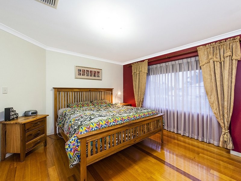 6 Winton Crescent, High Wycombe WA 6057