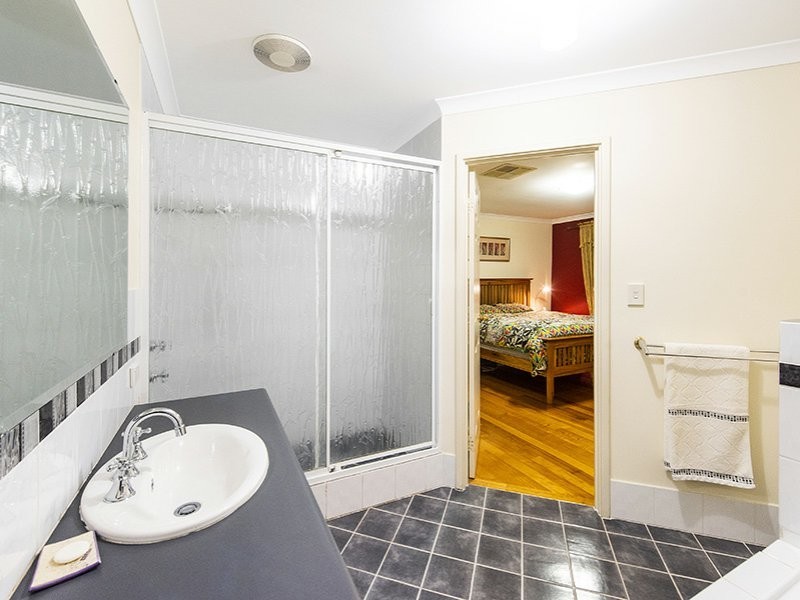 6 Winton Crescent, High Wycombe WA 6057