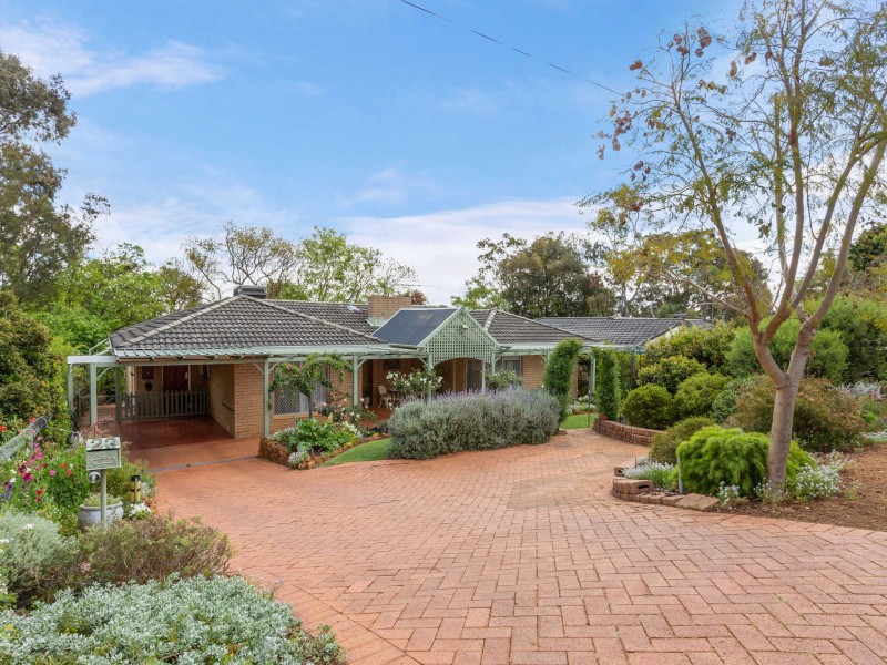 23 Collins Road, Kalamunda WA 6076
