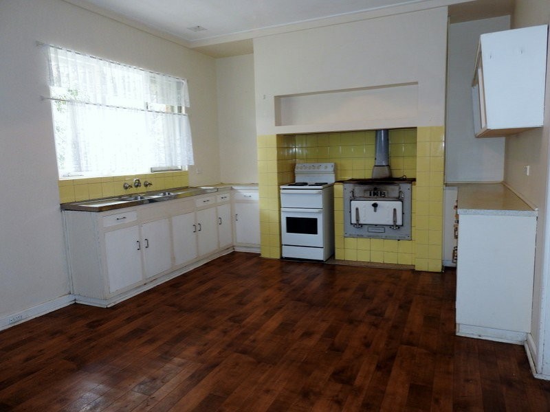 25 East Terrace, Kalamunda WA 6076