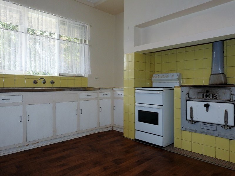 25 East Terrace, Kalamunda WA 6076