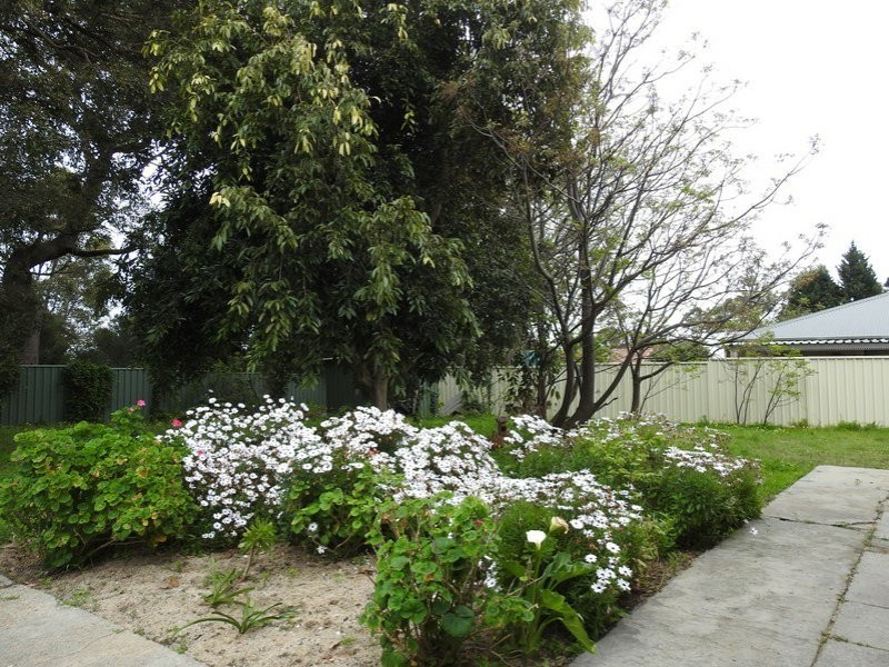 25 East Terrace, Kalamunda WA 6076