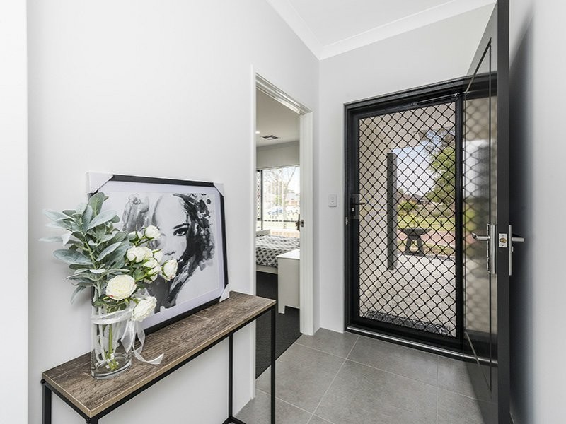 2 Rowell Gardens, High Wycombe WA 6057