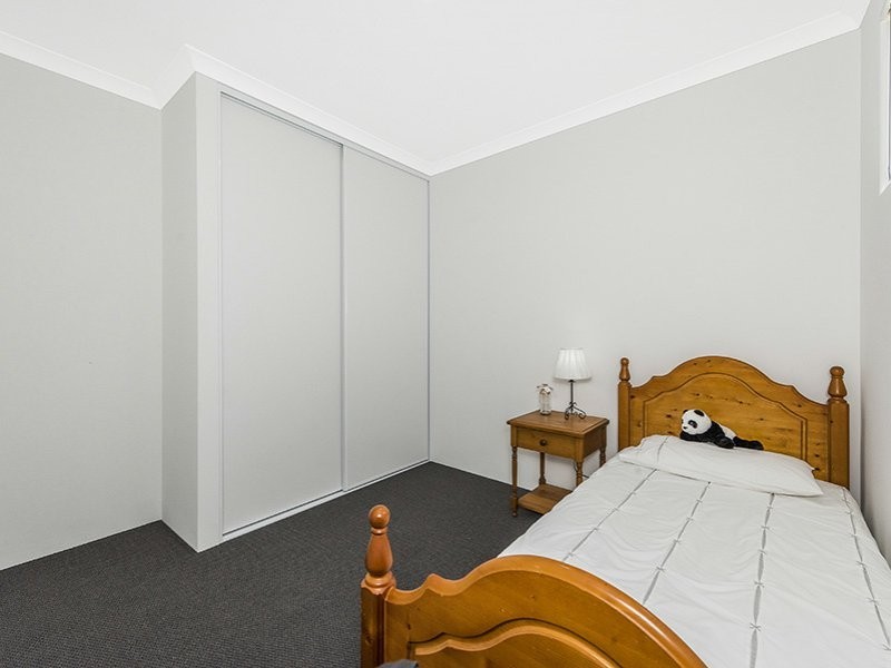 2 Rowell Gardens, High Wycombe WA 6057