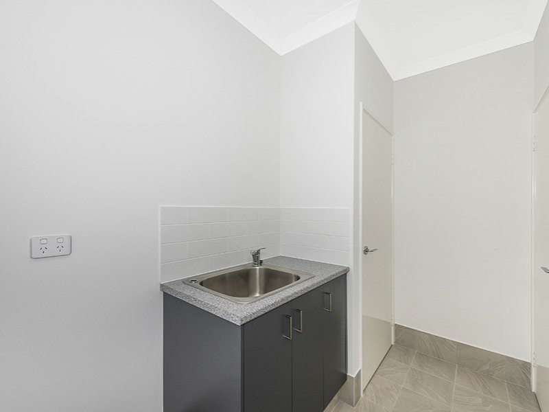 2 Rowell Gardens, High Wycombe WA 6057