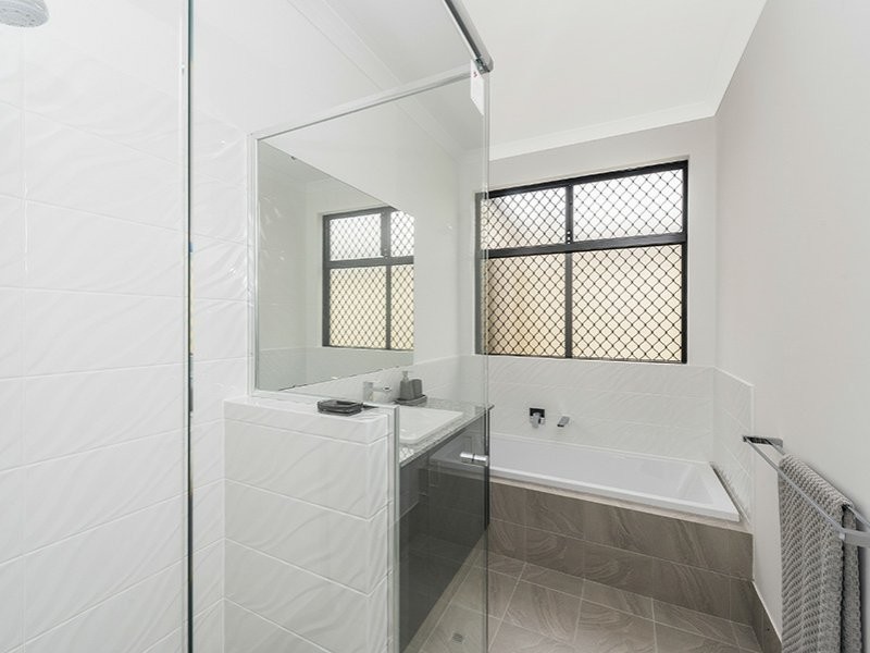 2 Rowell Gardens, High Wycombe WA 6057