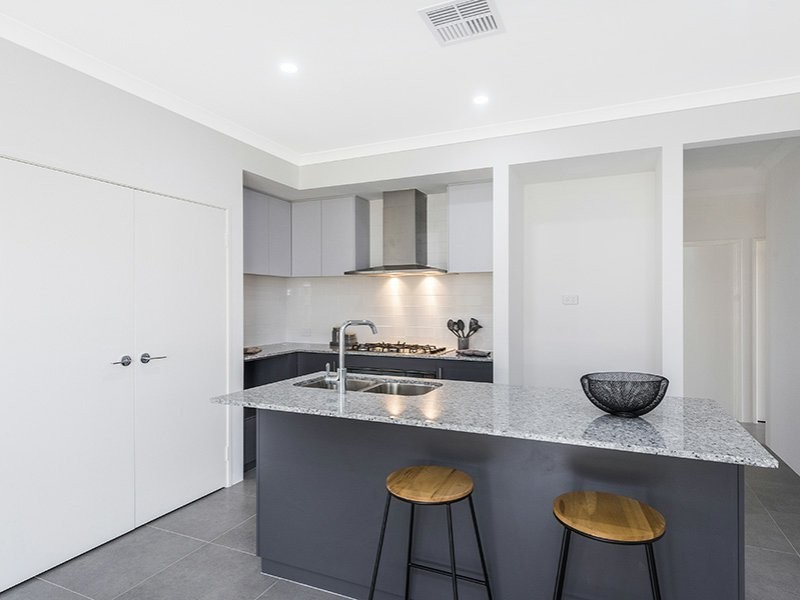 2 Rowell Gardens, High Wycombe WA 6057