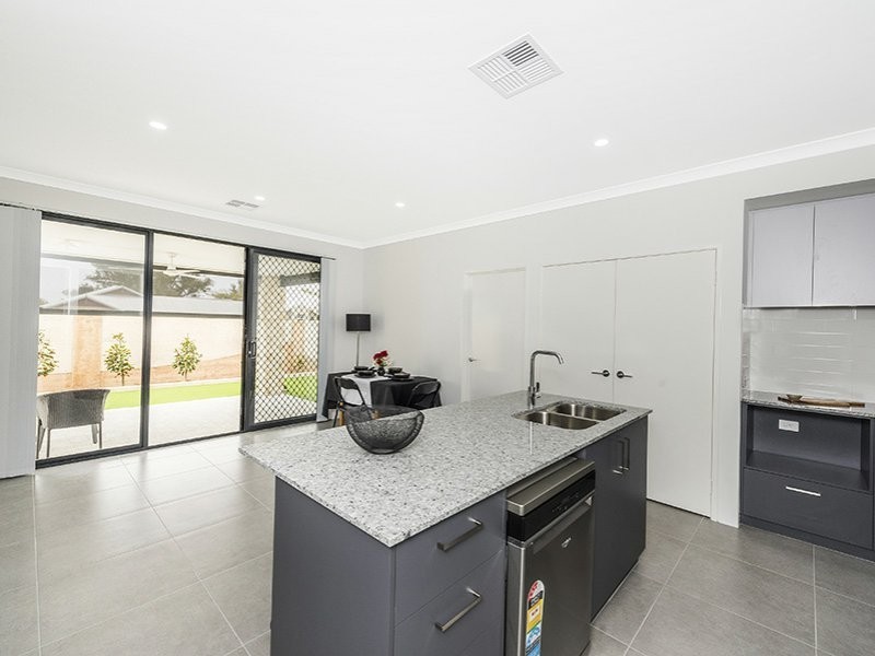 2 Rowell Gardens, High Wycombe WA 6057