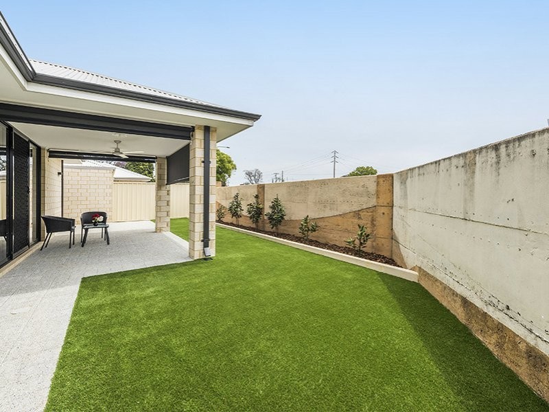 2 Rowell Gardens, High Wycombe WA 6057